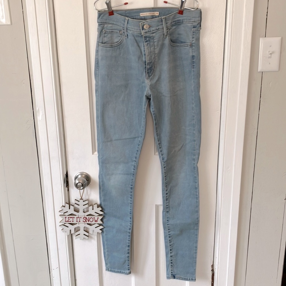 Light Blue Levi’s jeans size 29